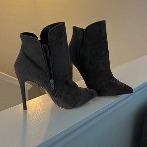 Venus Gray Suede ankle boots